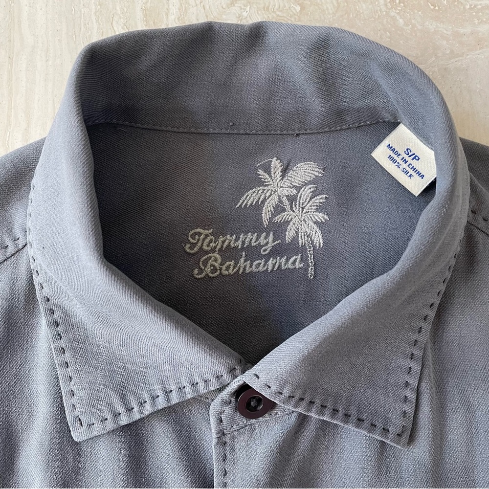 TOMMY BAHAMA 100% SILK Button-Up Long Sleeve Shirt